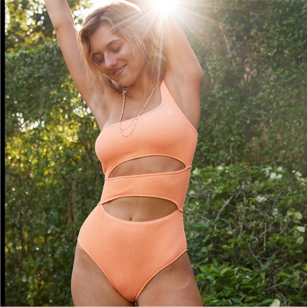 NWOT aerie crinkle cut cutout one piece. Never worn